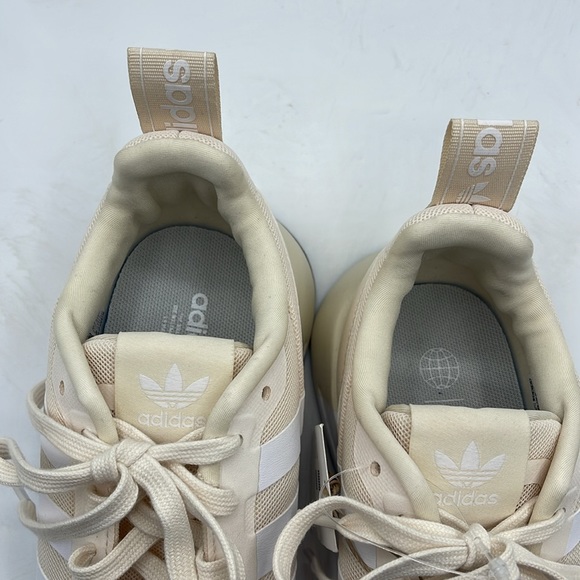 Adidas women’s size 8 MULTIX shoes - Picture 4 of 7